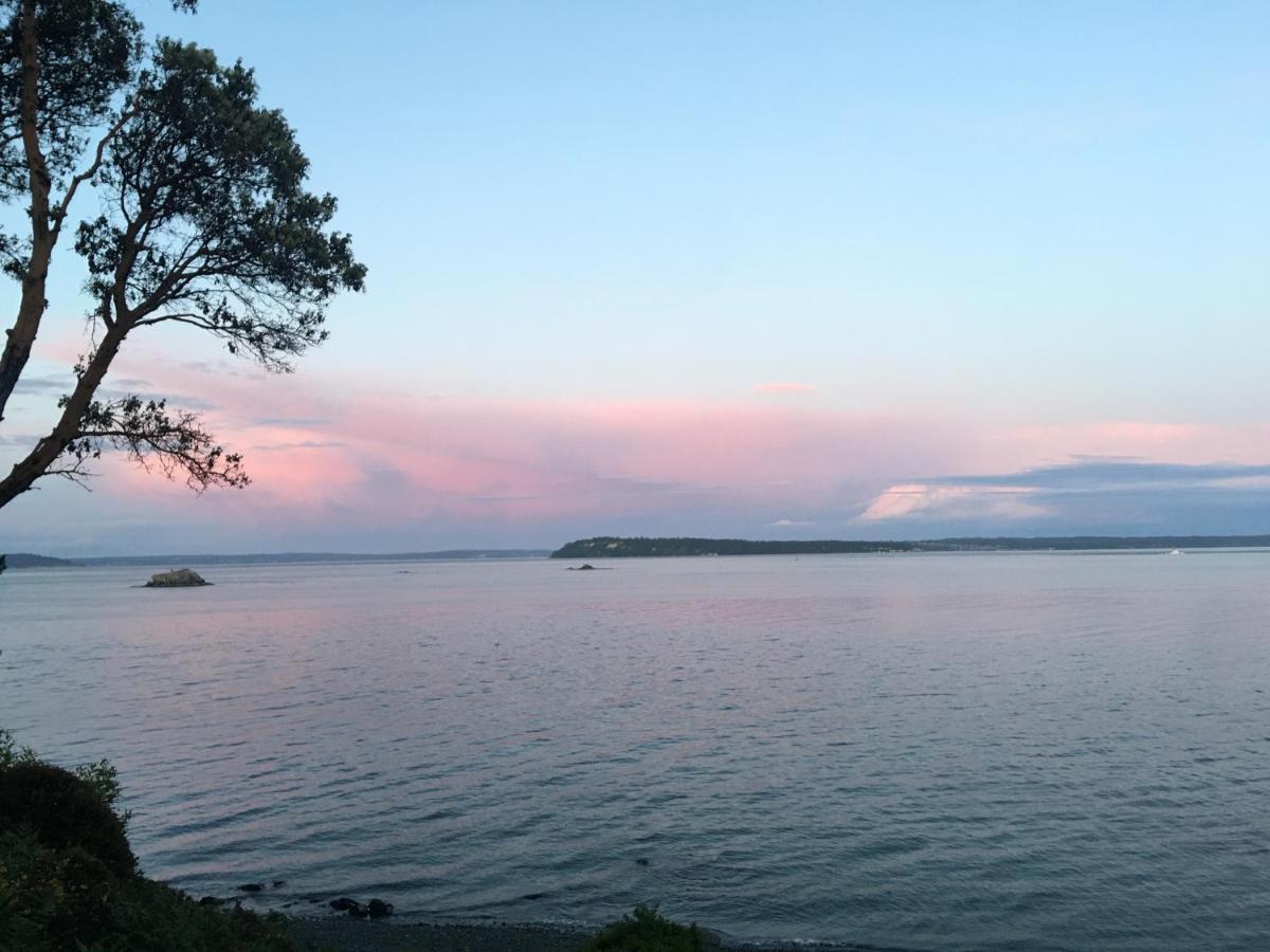Puget Sound Chic Romantic Cottage With Private Beach Access & Gated Entry Port Ludlow Bagian luar foto