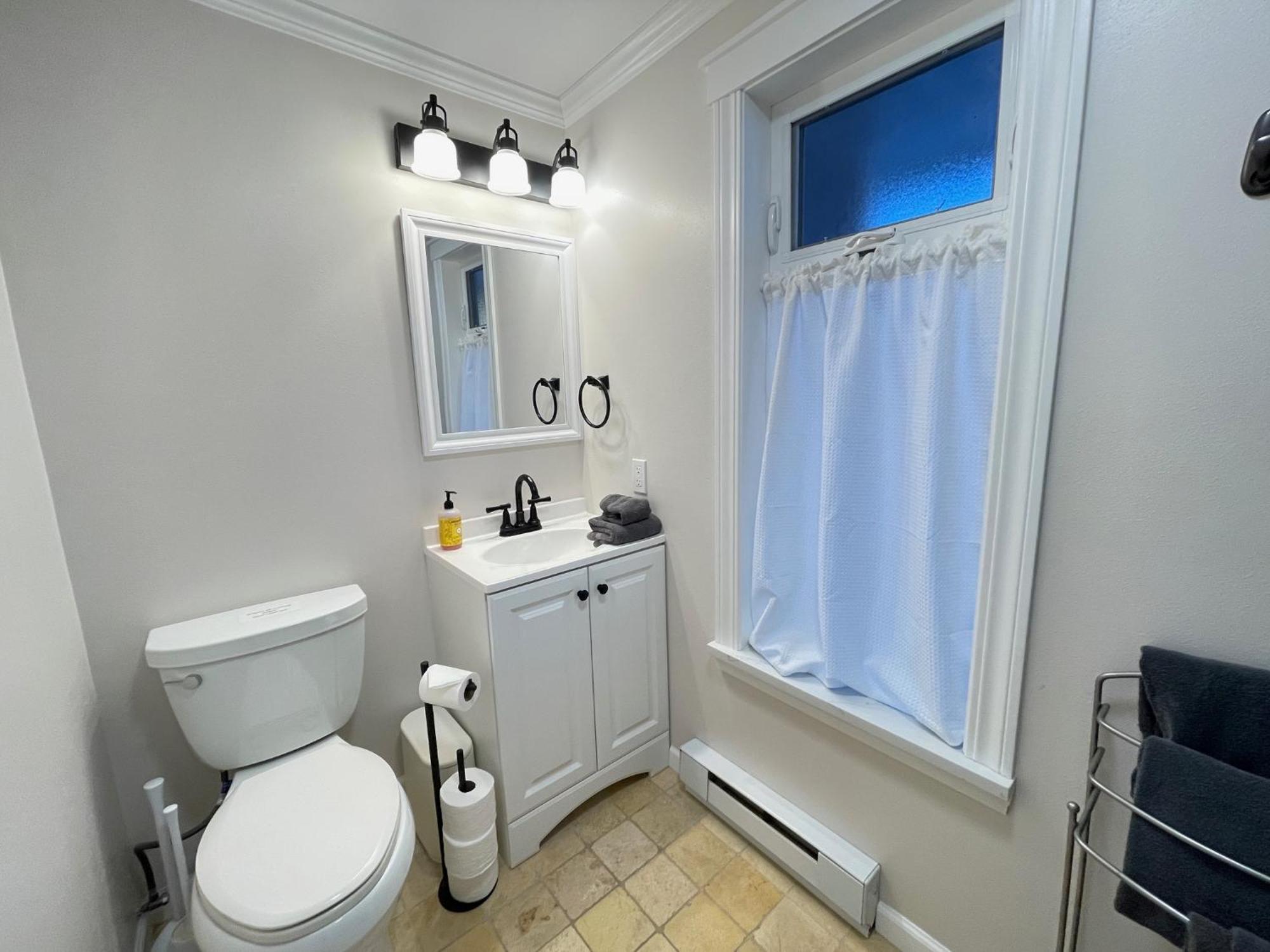 Puget Sound Chic Romantic Cottage With Private Beach Access & Gated Entry Port Ludlow Bagian luar foto